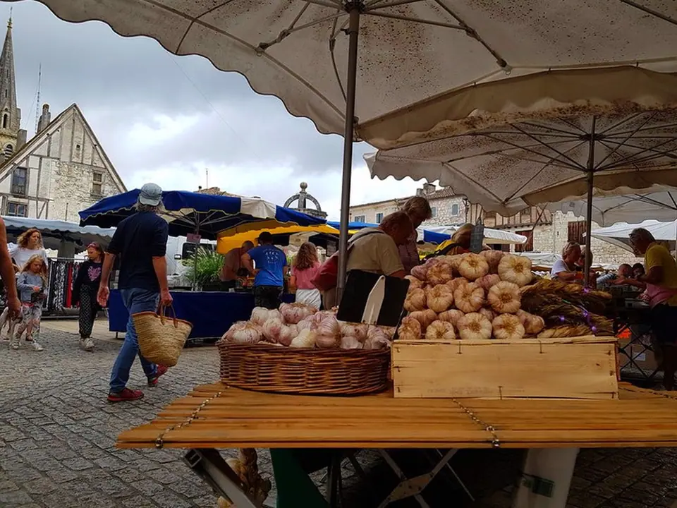 Marché du Centre à Eymet (24)