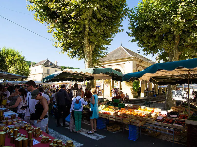 Marché du Centre à Lalinde (24)