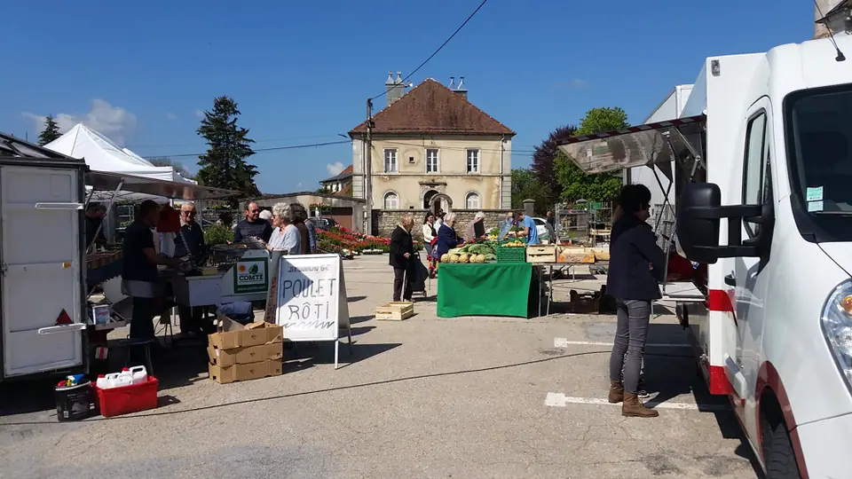 Marché du Centre à Levier (25)