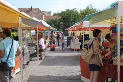 Marché du Centre à Saône (25)