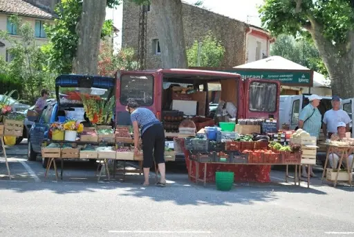 Marché du Centre à Beauvallon (26)