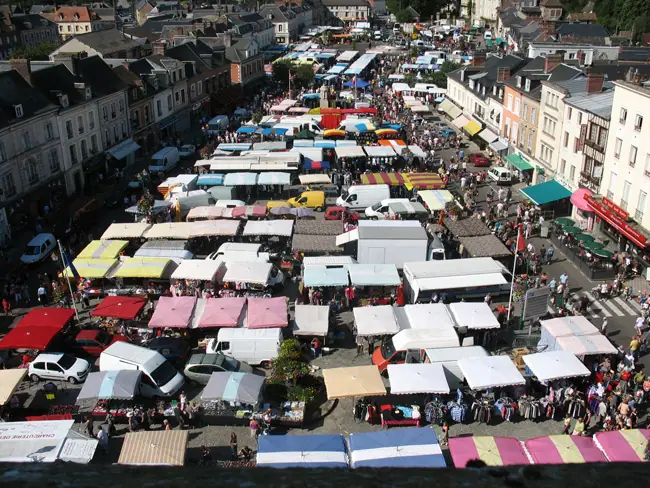 Marché du Centre au Neubourg (27)