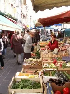 Marché du Centre à Pont-Audemer (27)