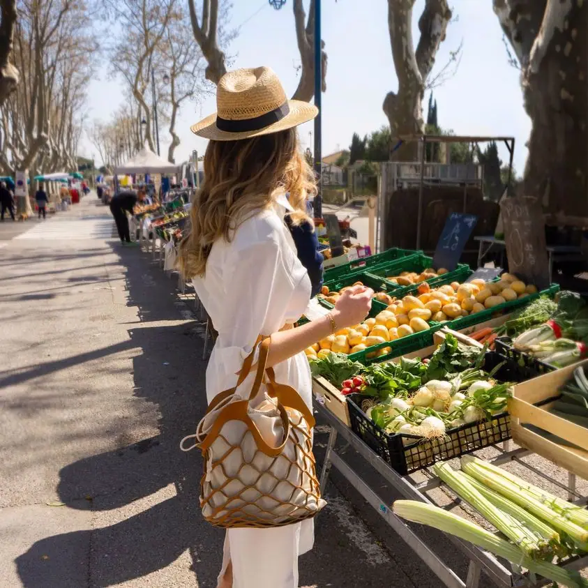 Marché du Centre à Aigues-Mortes (30)