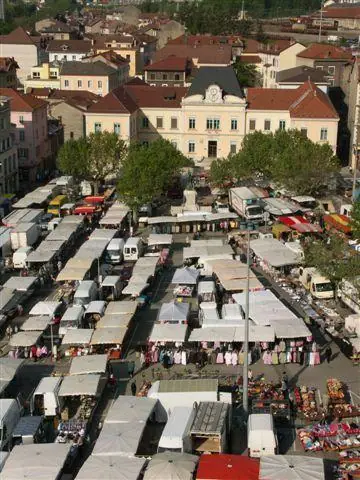 Marché du Centre à Bellegarde (30)