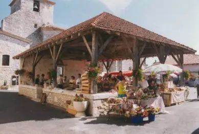 Marché du Centre à Pujols (47)