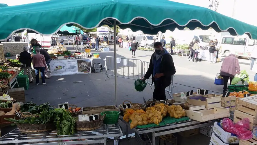 Marché du Centre à Castries (34)