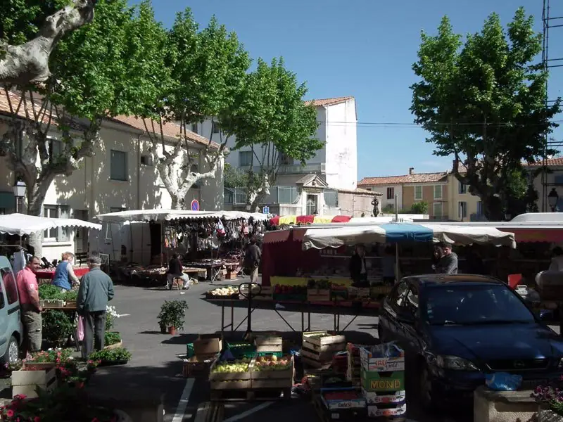 Marché du centre à Cazouls-lès-Béziers (34)