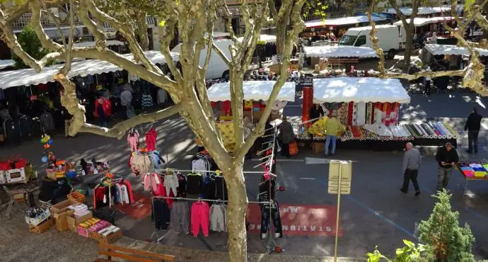 Marché du centre à Ganges (34)