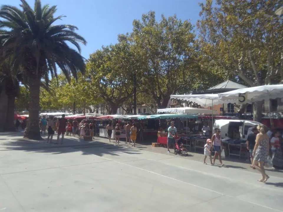 Marché du Centre à Mèze (34)
