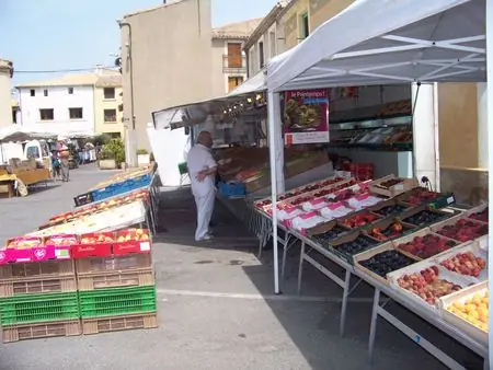 Marché de l'Eglise à Villeneuve-lès-Maguelone (34)