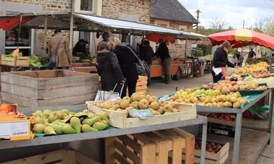 Marché du Centre à Châteaugiron (35)