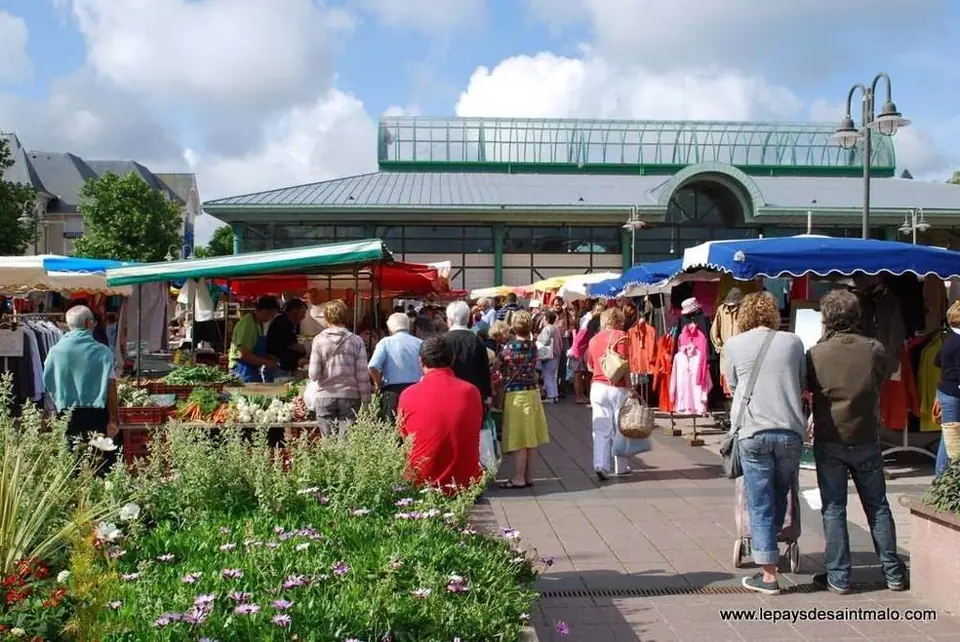 Marché des Halles à Dinard (35)