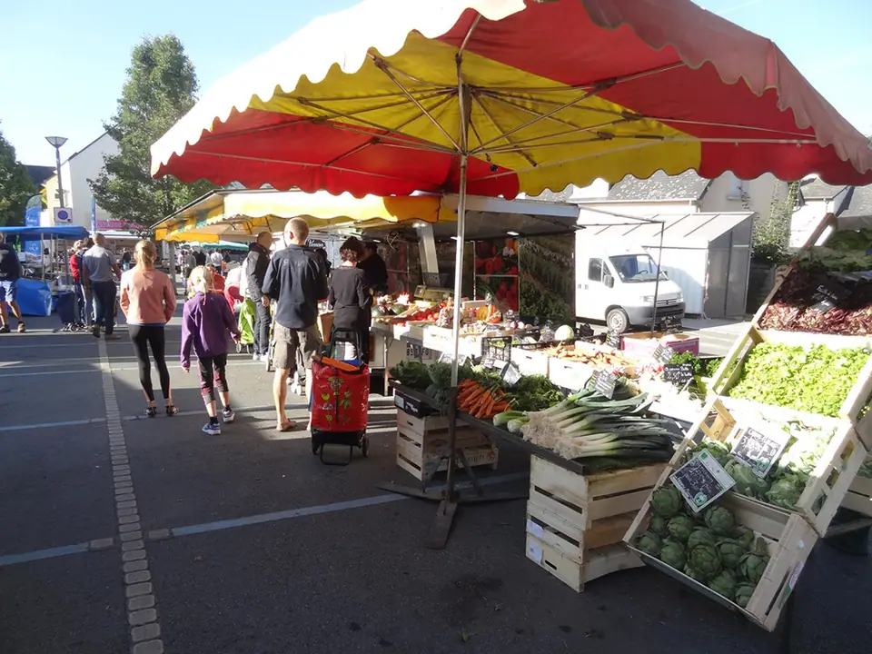Marché du Centre à Vern-sur-Seiche (35)