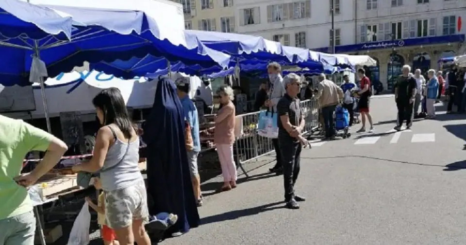 Marché du Centre à Morez (39)