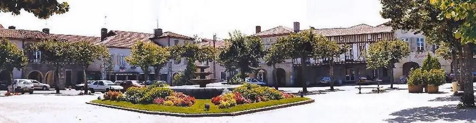 Marché du Centre à Grenade-sur-l'Adour (40)