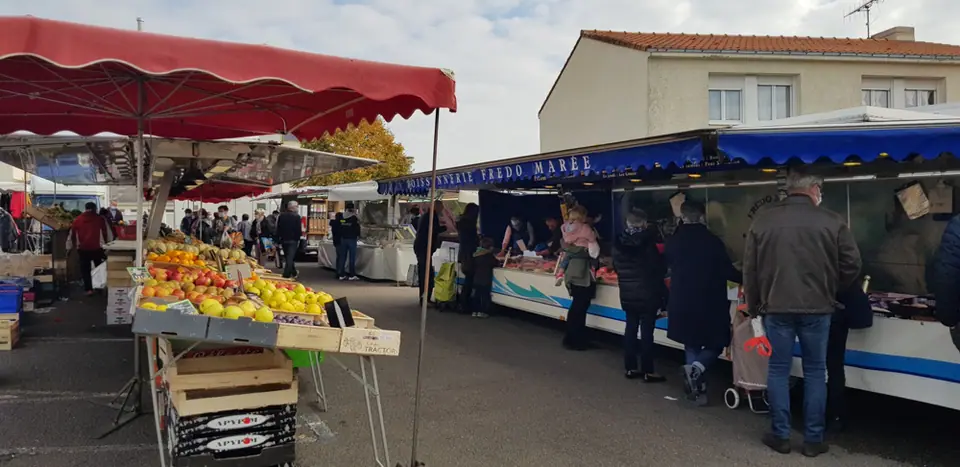 Marché du Centre à Pont-Saint-Martin (44)