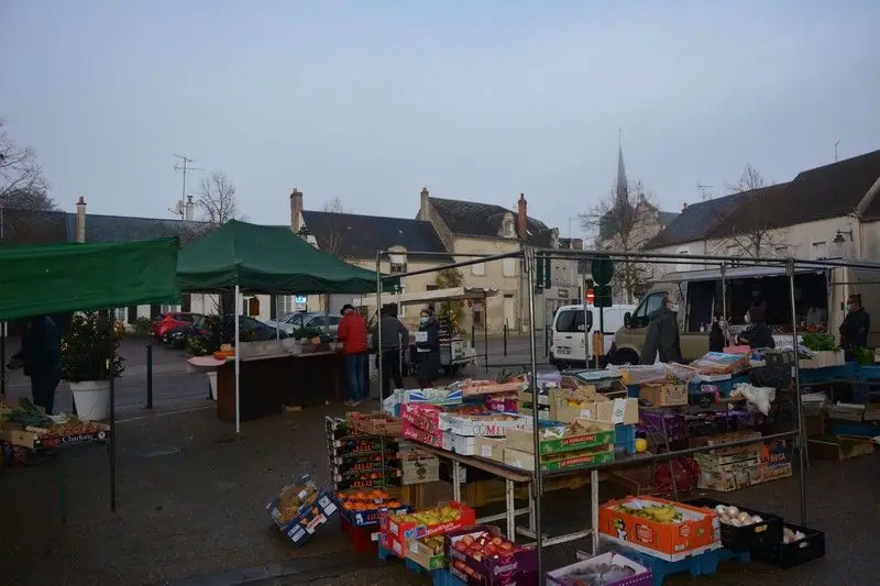 Marché du centre à Sandillon (45)