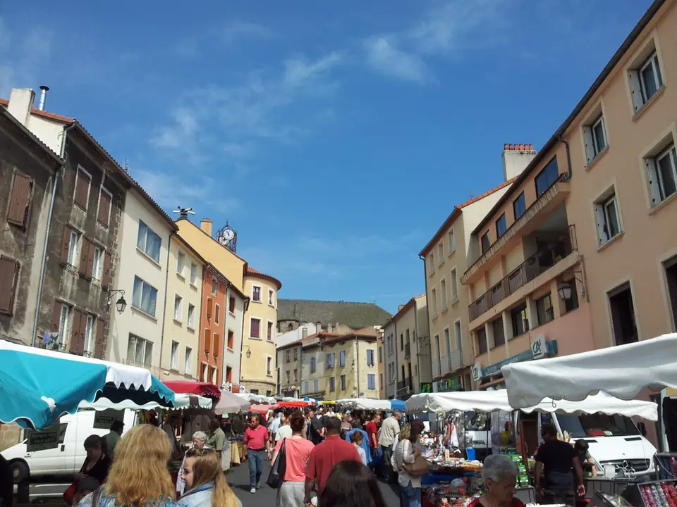 Marché du Centre à Langogne (48)