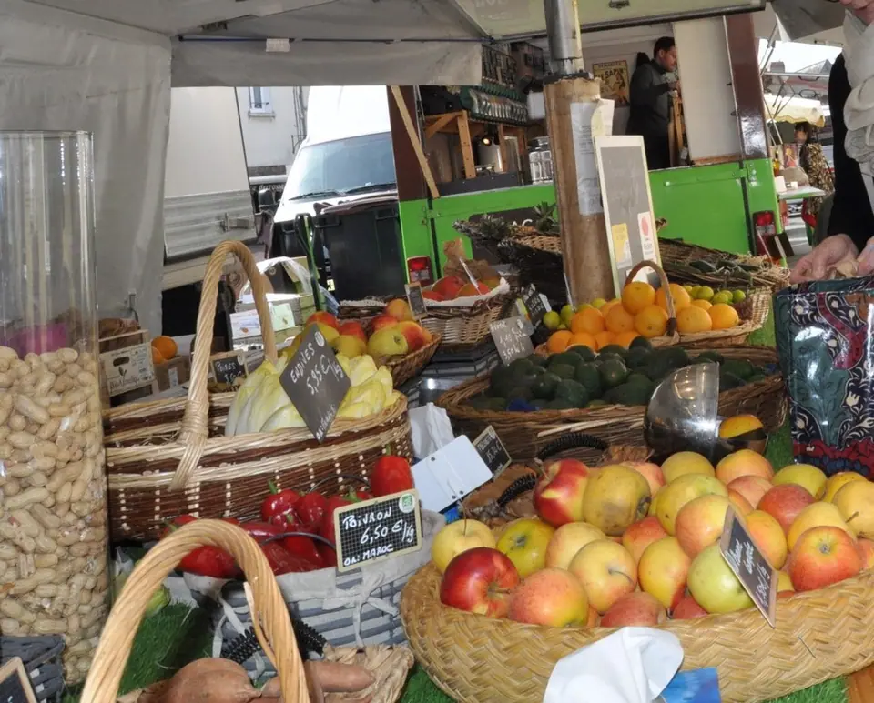 Marché du Centre à Brissac Quince (49)