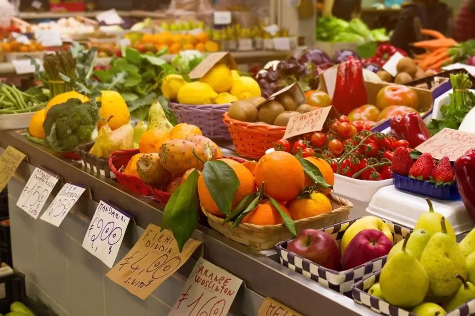 Marché du Centre à Pouance (49)