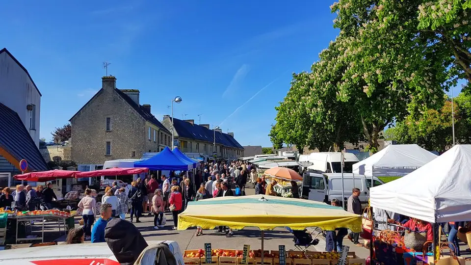 Marché du Centre à Valognes (50)