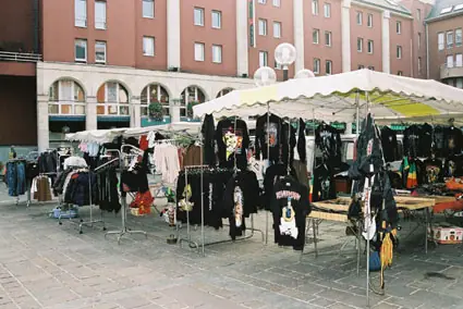 Marché aux Etoffes à Épernay (51)