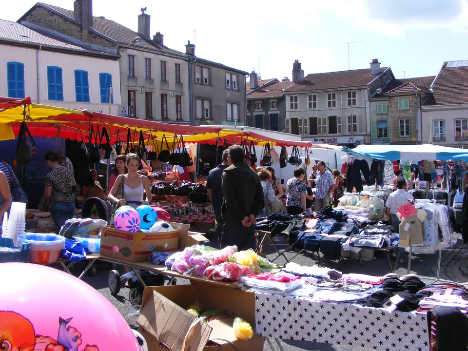 Marché du Centre à Stenay (55)