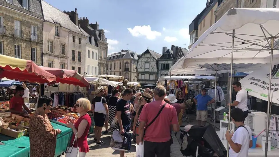 Marché du Centre à Auray (56)