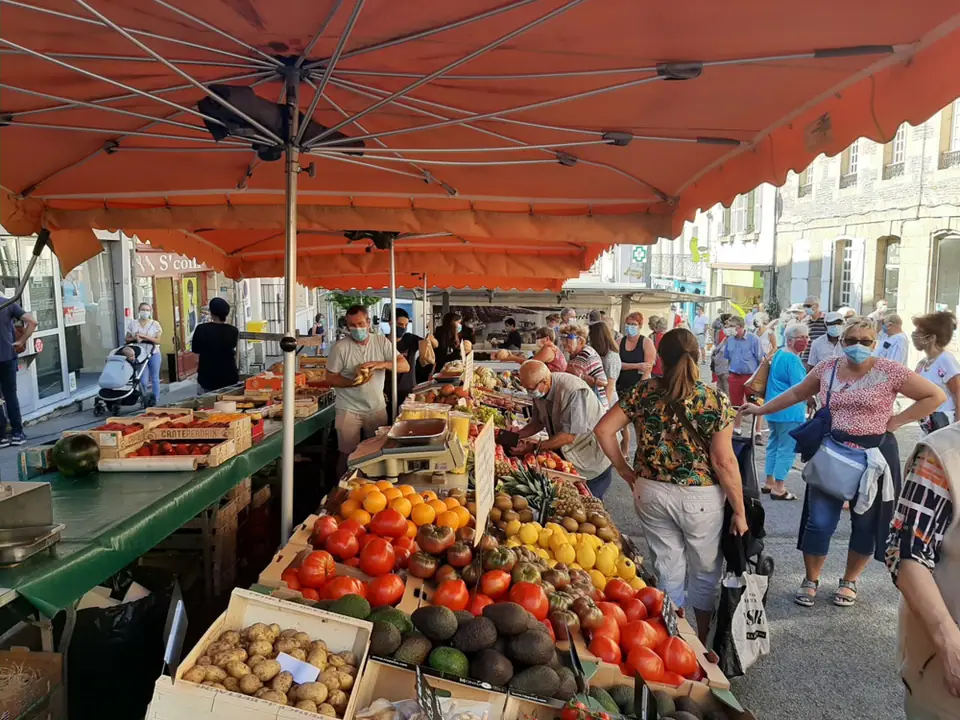 Marché du Centre à Josselin (56)