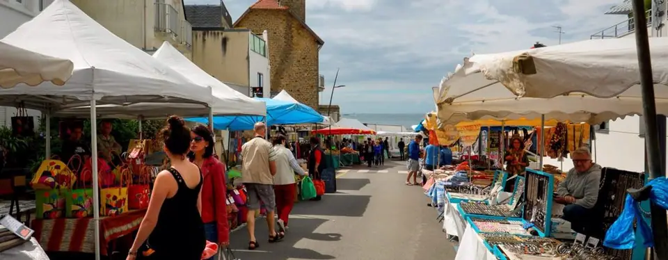 Marché du Centre à Larmor-Plage (56)
