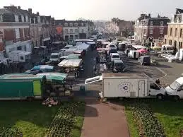 Marché Place de Gaulle à La Bassée (59)