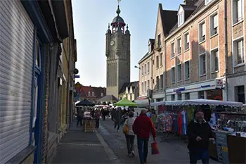 Place de la république à Bergues (59)