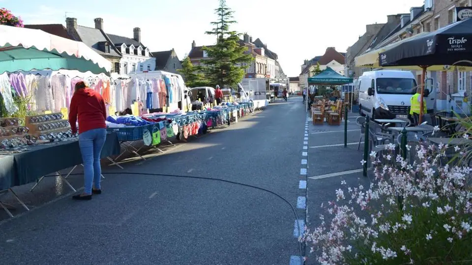 Marché Place du Général de Gaulle à Bourbourg (59)