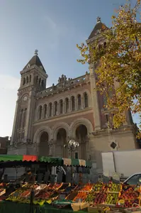 Marché Saint-Pierre à Croix (59)