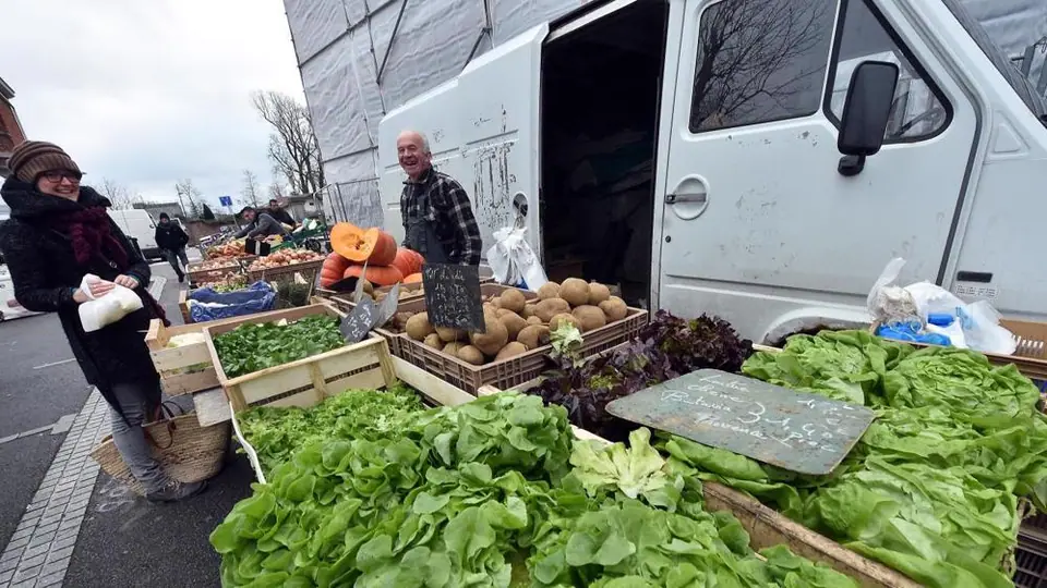Marché du centre à Quesnoy-sur-Deûle (59)