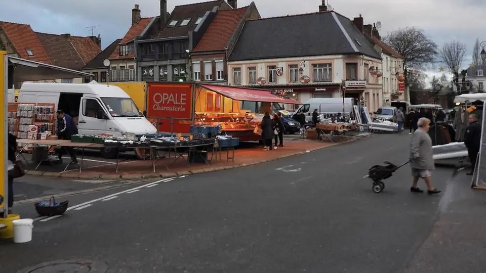 Marché du Centre à Guînes (62)