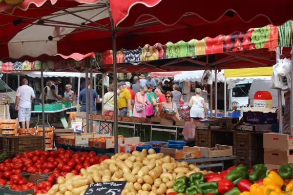 Marché du Centre à Châtel-Guyon (63)