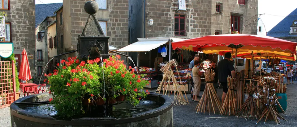 Marché du Centre au Mont Dore (63)