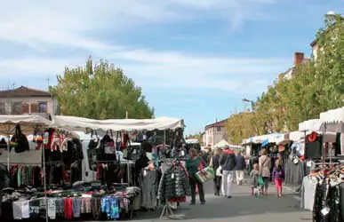 Marché du Centre à Maringues (63)