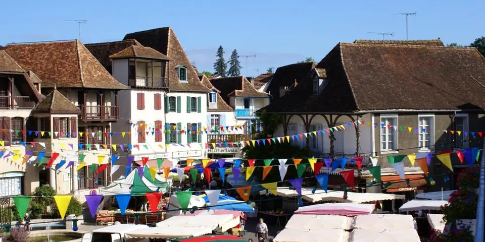 Marché du Centre à Sauveterre-de-Béarn (64)