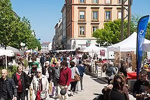 Marché de l'Hôtel de Ville à Oullins (69)
