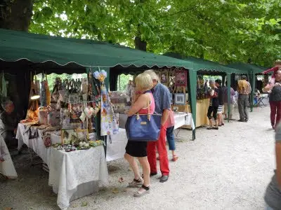 Marché du Centre à Verdun sur le Doubs (71)