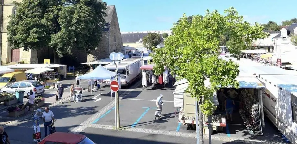 Marché du Centre à Connerré (72)