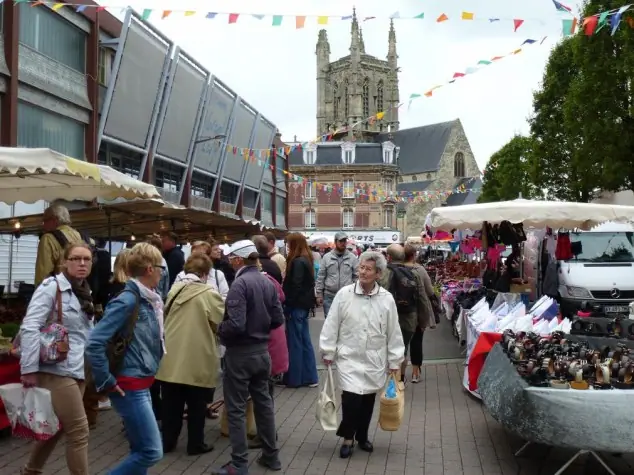 Marché du Centre à Fécamp (76)