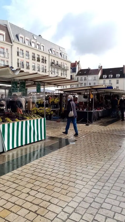 Marché du Centre à Fontainebleau (77)