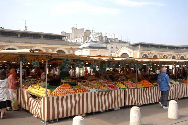 Marché Notre Dame à Versailles (78)