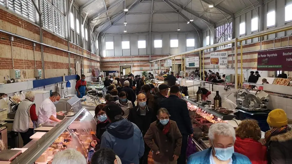 Marché des Halles à Parthenay (79)