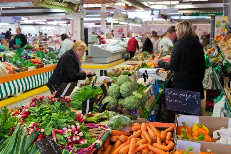 Marché des Halles à Abbeville (80)