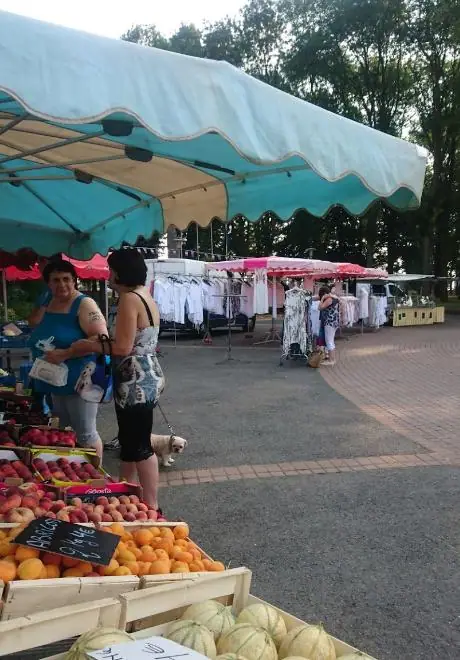 Marché du Centre à Villers-Bretonneux (80)